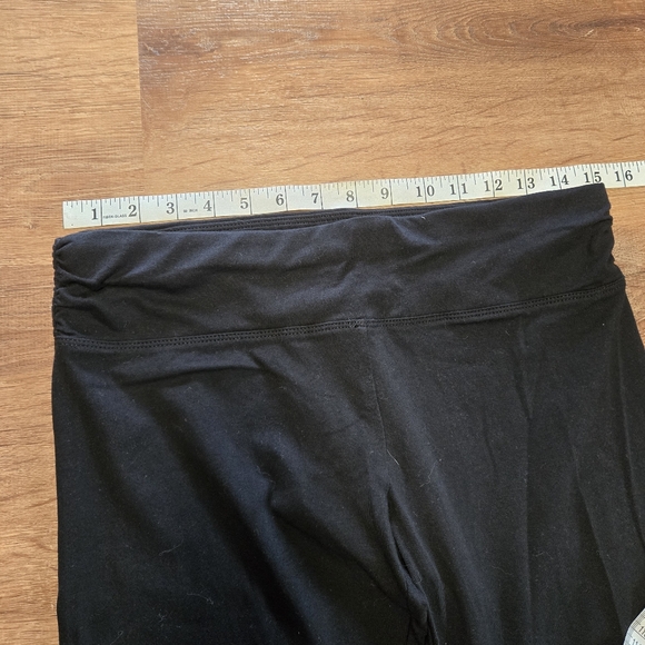 NWT! Calvin Klein Performance Black Capris - Picture 4 of 5